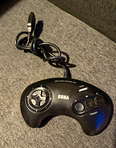 Sega mega drive - mega, pad